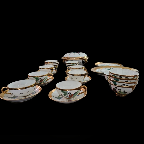 Vintage Gold Leaf China Set - Picture 2 of 11